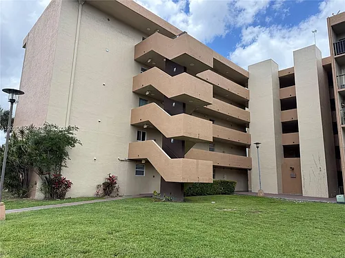 9140 Fontainebleau Blvd #102 Photo 1