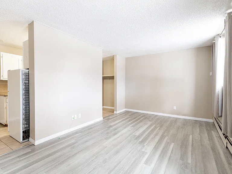 305 13th Ave NE — Photo 13
