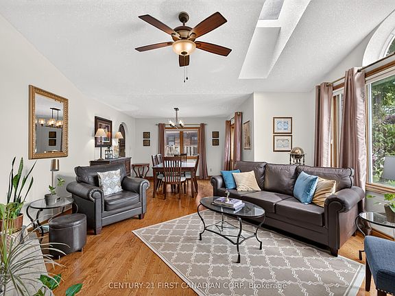 5th image of 22 Heritage Ct