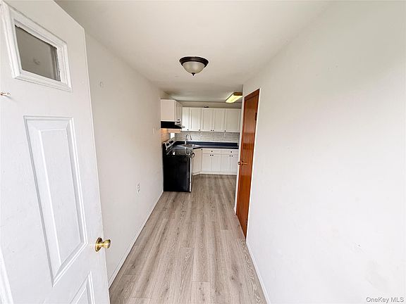3rd image of 21 Craig Rd