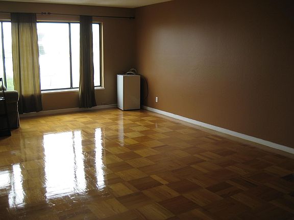 3rd image of 754 37th Ave #754