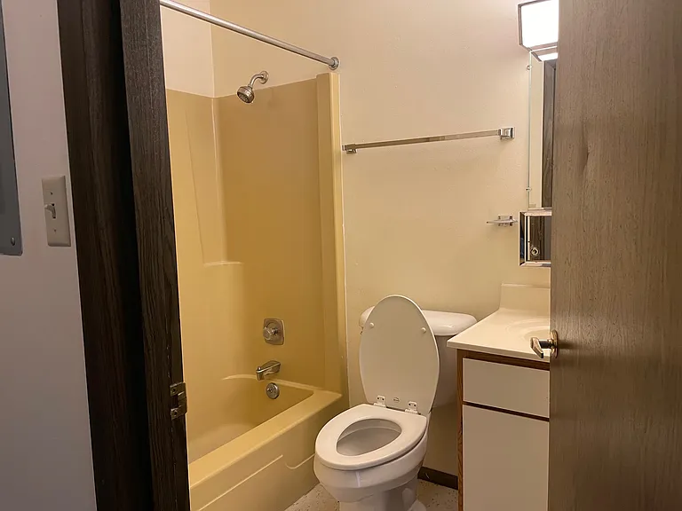 314 W Broadway St #5 — Photo 16