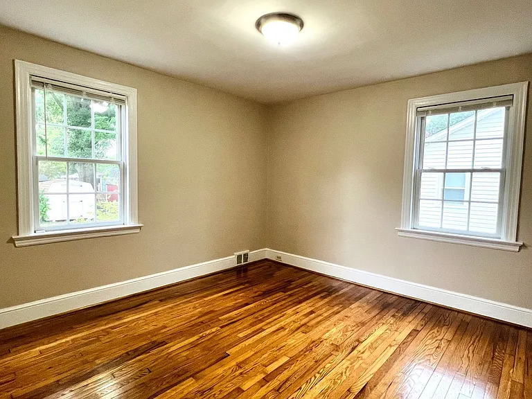 2517 Williams St — Photo 16