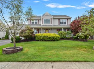 67 W Shenendoah Rd, Howell, NJ 07731