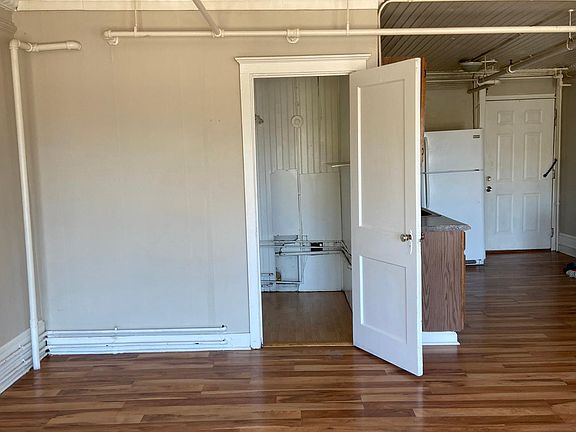 2nd image of 137 E Water St #3