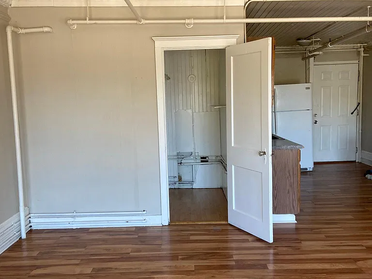 137 E Water St #3 — Photo 2