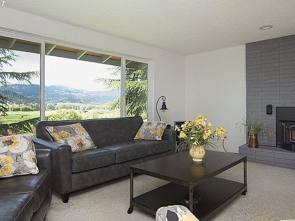 2nd image of 119 Melon Ln