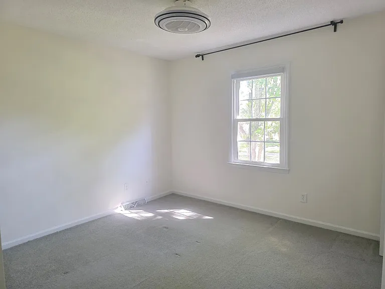 11702 Fernhurst Ln — Photo 20