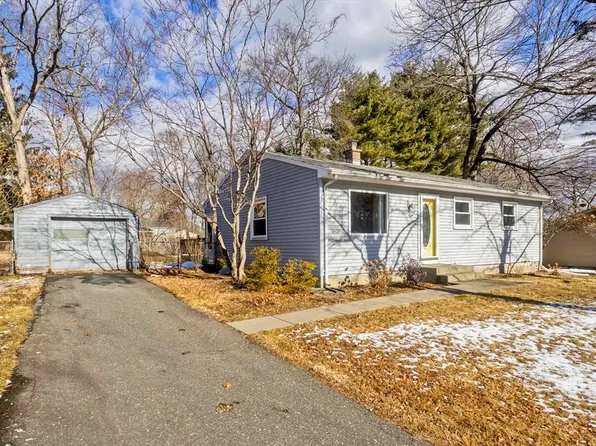 78 Helberg Rd, Springfield, MA 01128