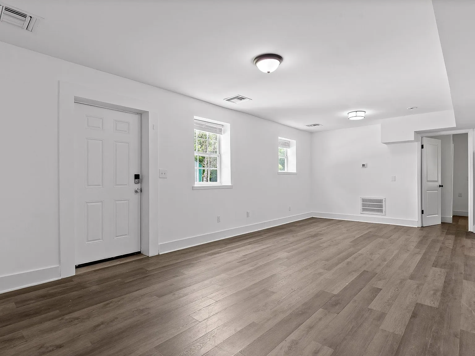 3 bed, 1700 sqft, $1,625 — Photo 2