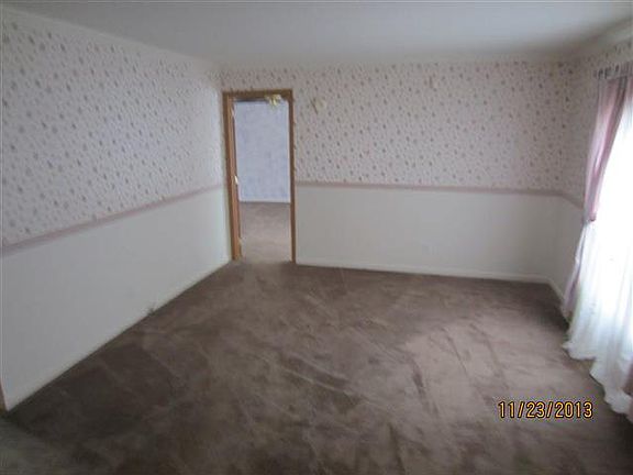 2nd image of 79 Acorn Ct