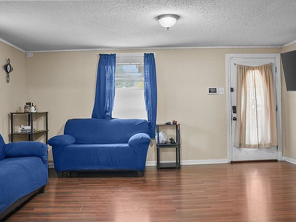 2nd image of 4724 Bradley St