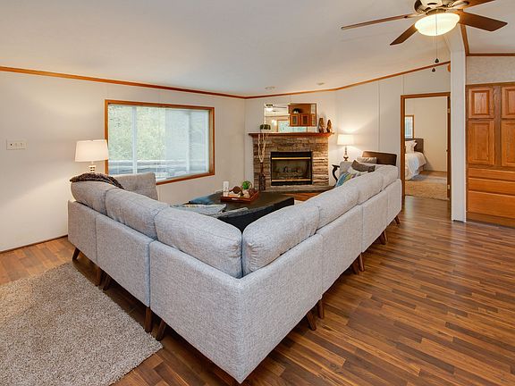 3rd image of 1329 Ruble Dr