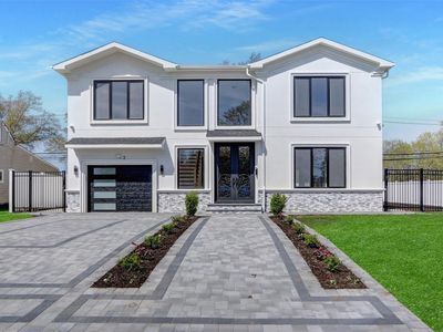 2 Hardy Lane, Westbury, NY, 11590