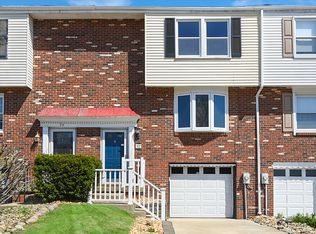 92 Escalon Dr, Coraopolis, PA 15108