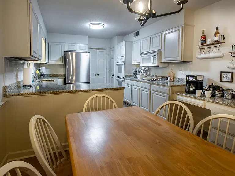 1316 Kirby Pkwy — Photo 10