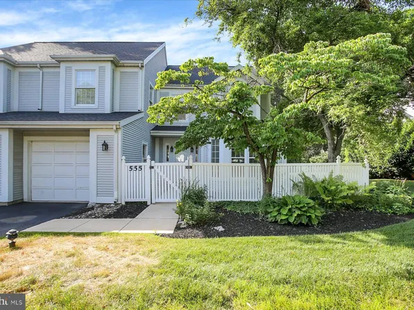 555 S 3rd St, Lemoyne, PA 17043