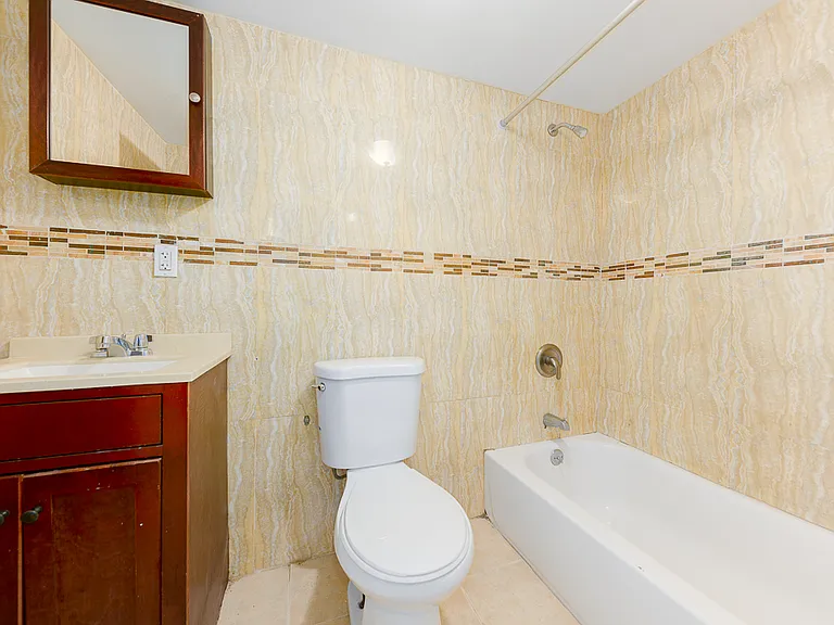 657 E 96th St #1 — Photo 6