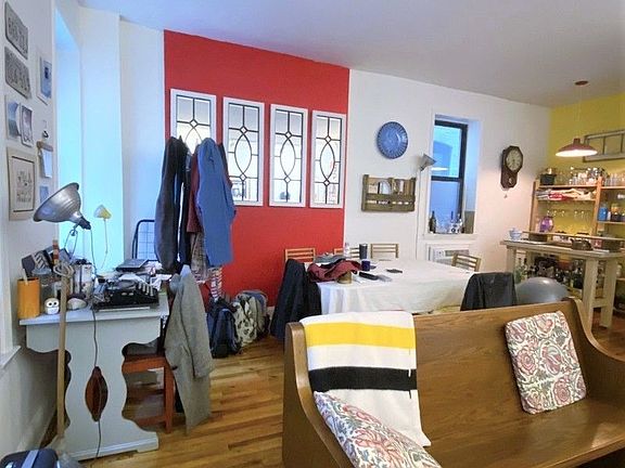4th image of 353 Amsterdam Ave APT 4