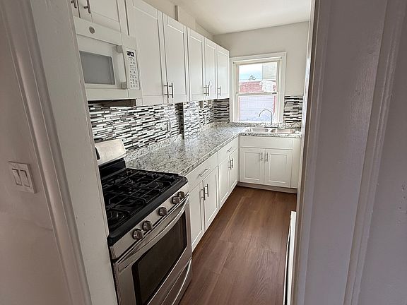 4th image of 136 Anthony Ave Floor 1