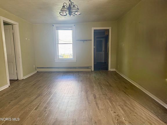 4th image of 1128 Garrison St
