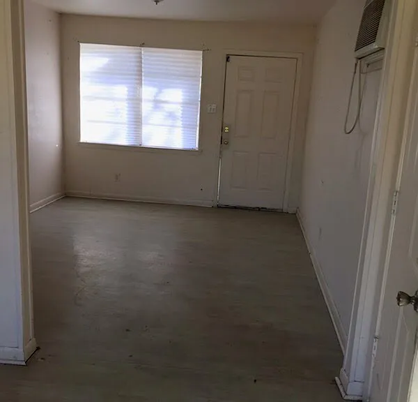 61 Charmingdale Dr N — Photo 3