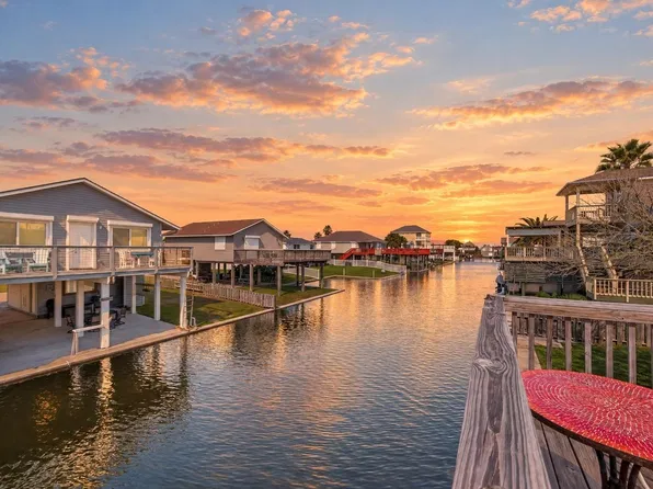 16606 Bermuda Way, Jamaica Beach, TX 77554