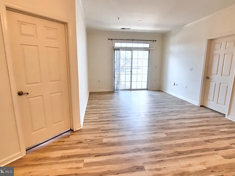 21216 McFadden Sq #108 — Photo 26