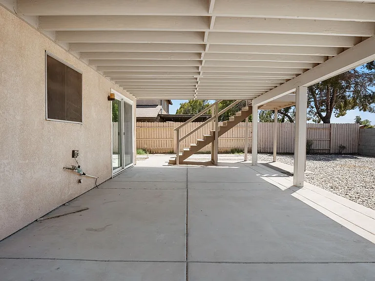 2571 W Orange Ave — Photo 34