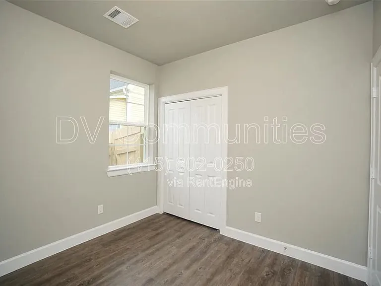 1202 3rd St — Photo 4