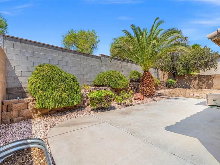 3213 Carbondale St — Photo 24