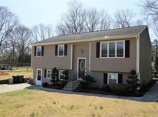 28 Monroe Dr, Coventry, RI 02816