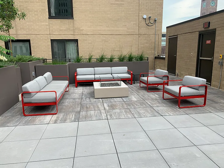 121 Washington Ave S — Photo 15