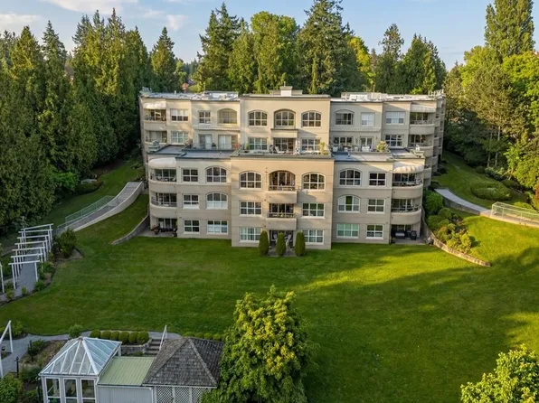 1725 128th St #301, Surrey, BC V4A 3V2