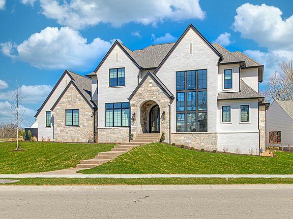3rd image of 1434 N Asherwood Ln