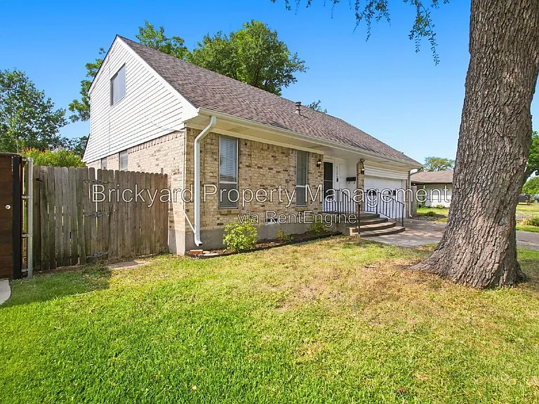 4126 Justice Ln — Photo 2