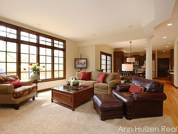 5th image of 7903 Oak Tree Ln