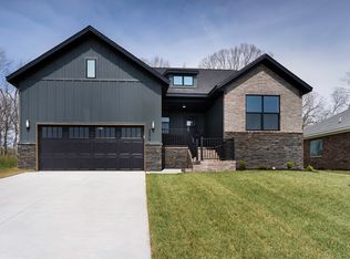 5529 E Wild Horse Dr, Springfield, MO 65802