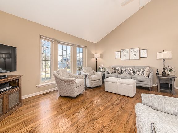 4th image of 1136 Stanton Rd