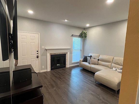 4th image of 2414 Longview St APT 202