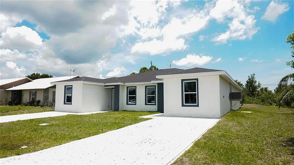 1 bed, 1.0 bath, 450 sqft, $1,050 — Photo 2