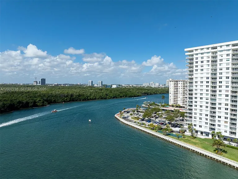 500 Bayview Dr #1520 — Photo 31
