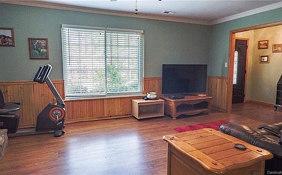 3rd image of 3617 Dandridge Cres