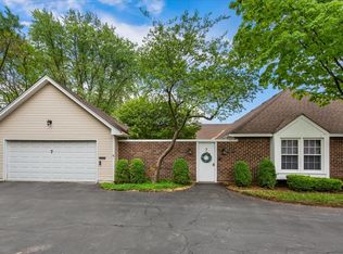 7 Hampton On Auburn, Rolling Meadows, IL 60008