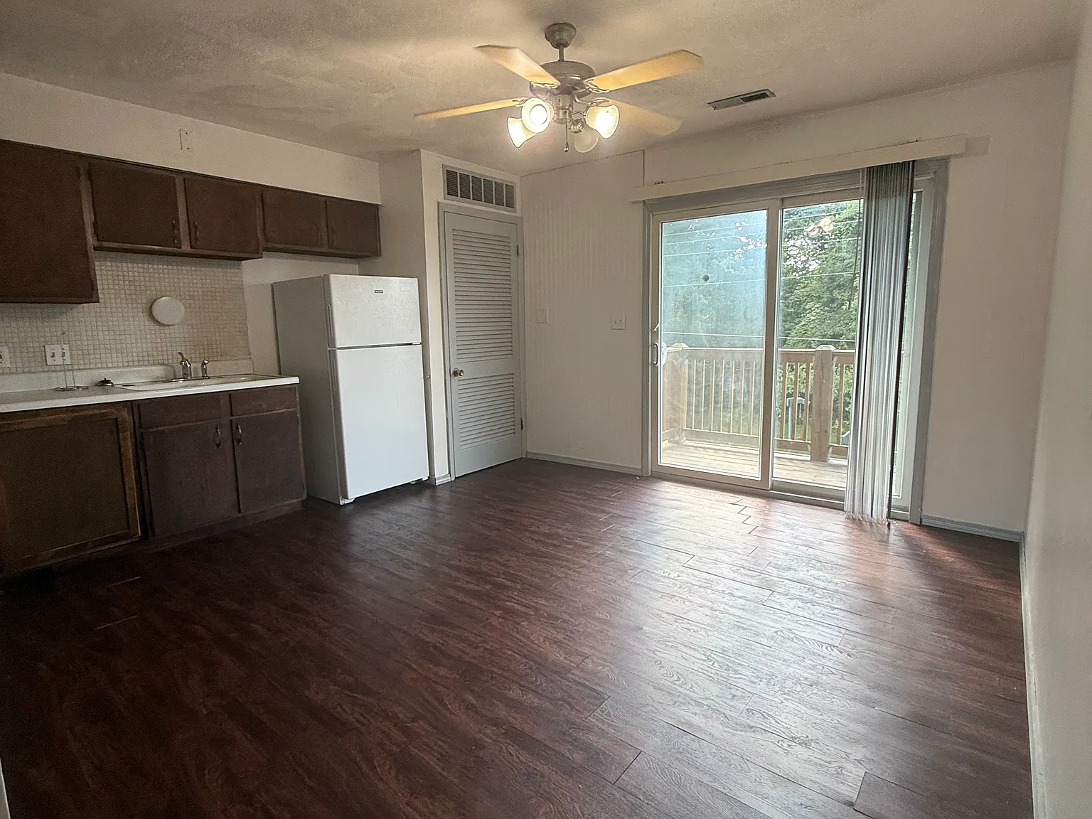 2 bed, 1000 sqft, $1,000 — Photo 4