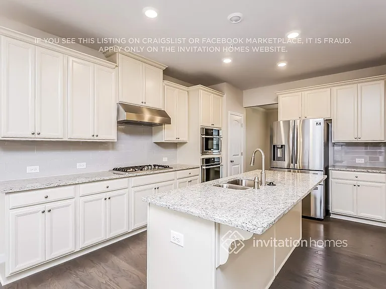 402 Montclair Ct — Photo 5