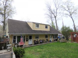 79 Brown Pl, Green Brook, NJ 08812