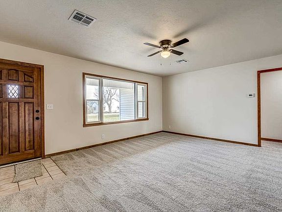 2nd image of 1006 Kaw St