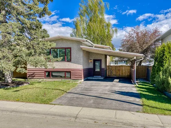 83 S Brazeau Cres SW, Calgary, AB T2W 0Z2