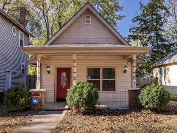 425 SW Elmwood Ave, Topeka, KS 66606